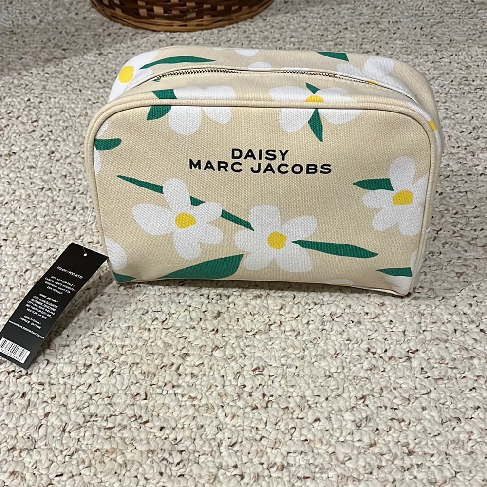 Daisy Marc Jacobs makeup bag